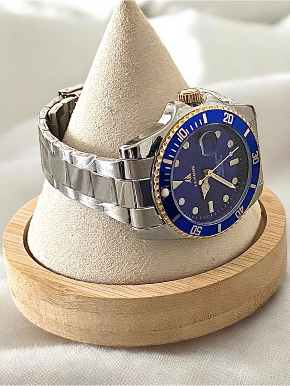 LENQIN Mens Watch Water Resist Analog - Silver, Blue and Gold - CLEARANCE! - Picture 2 of 4